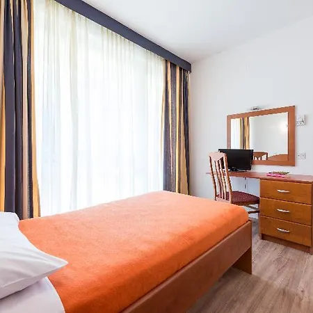 Vis Szálloda 3*