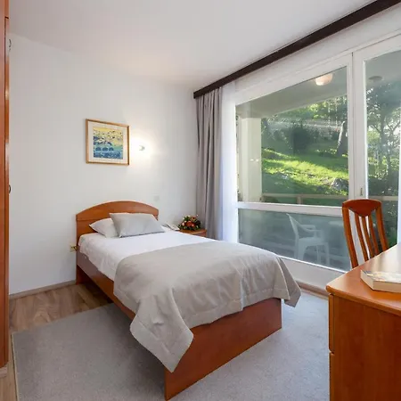 Hotell Vis 3*